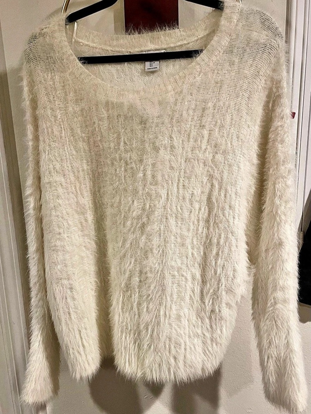 Fuzzy Crew Neck Sweater in White L/XL Like New